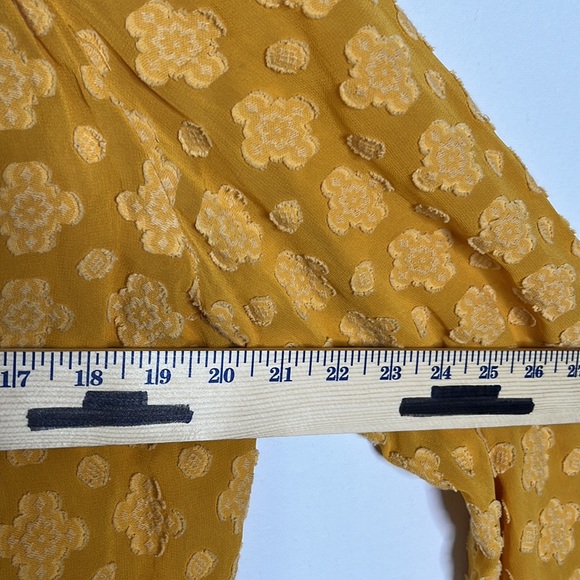 ARITZIA Wilfred Blouse Sz Small - Picture 6 of 9